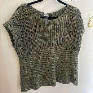 Lilith green short sleeve sweater top size M/L